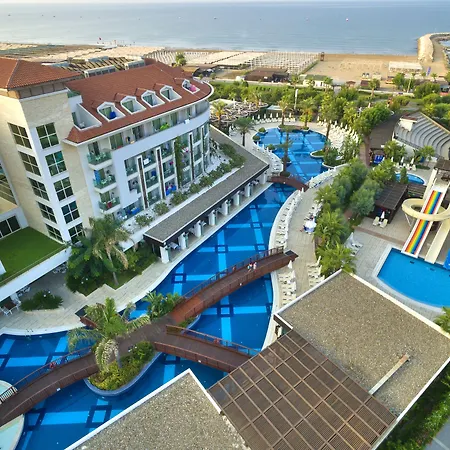 Sunis Evren & Hotell 5*